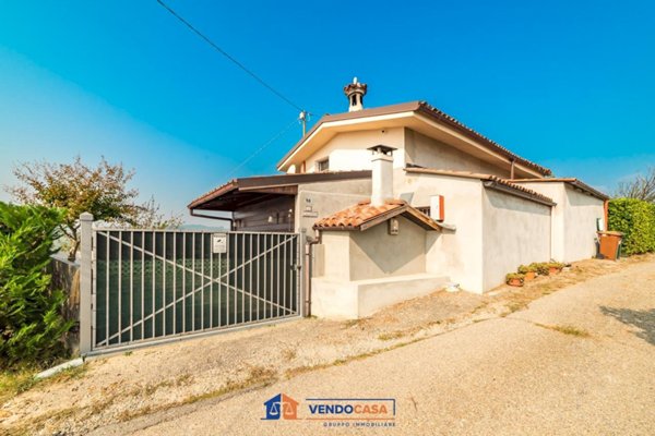 casa indipendente in vendita a Pocapaglia in zona Macellai