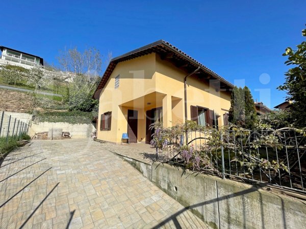casa indipendente in vendita a Pocapaglia