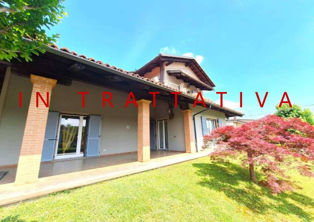 casa indipendente in vendita a Pocapaglia in zona Macellai