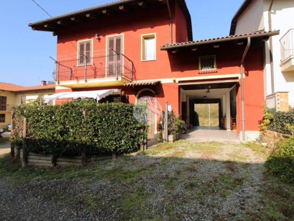 casa indipendente in vendita a Pocapaglia