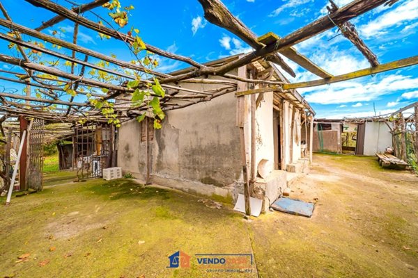 casale in vendita a Pocapaglia in zona Macellai