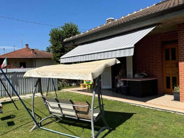 casa indipendente in vendita a Pocapaglia in zona Macellai