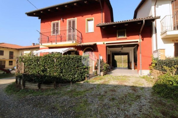 casa indipendente in vendita a Pocapaglia