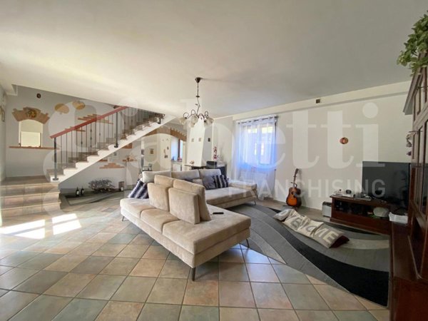 casa indipendente in vendita a Pocapaglia in zona Macellai