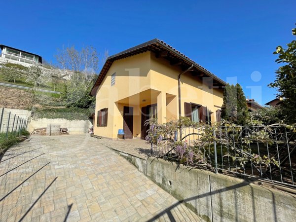 casa indipendente in vendita a Pocapaglia