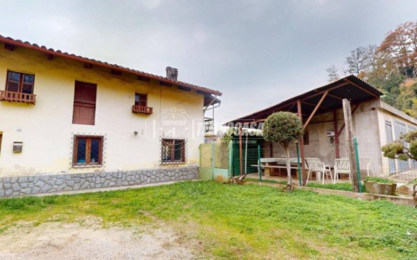 casa indipendente in vendita a Pocapaglia