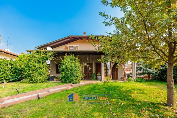 casa indipendente in vendita a Pocapaglia