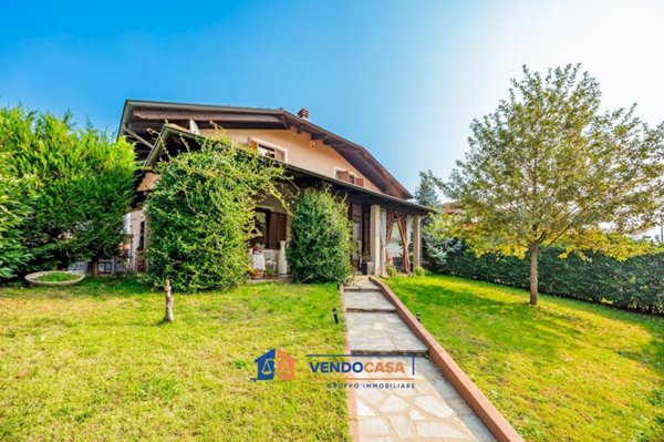 casa indipendente in vendita a Pocapaglia