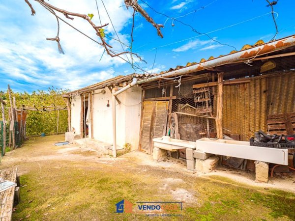 casa indipendente in vendita a Pocapaglia in zona Macellai