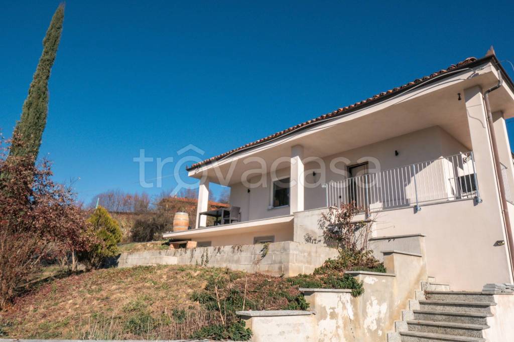 casa indipendente in vendita a Pocapaglia in zona Macellai