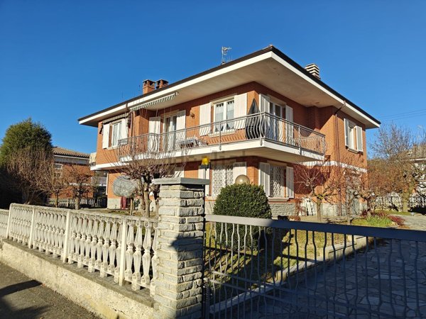 casa indipendente in vendita a Pocapaglia