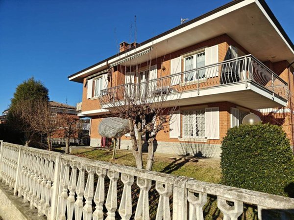 casa indipendente in vendita a Pocapaglia