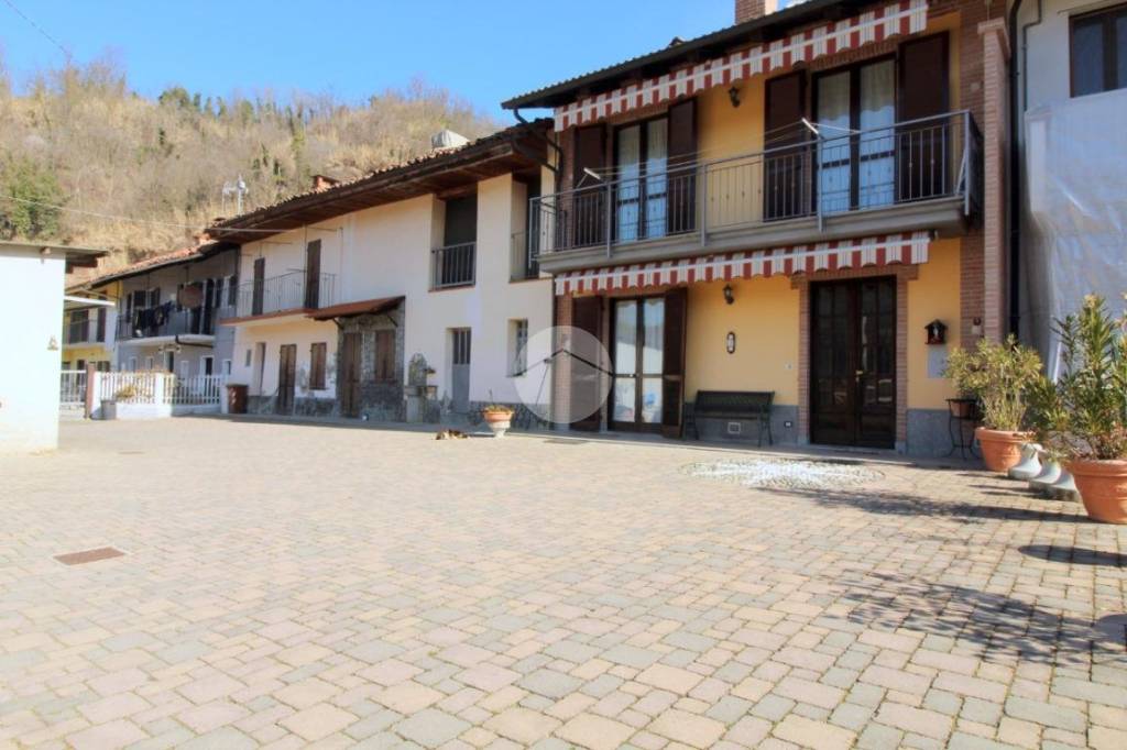 casa indipendente in vendita a Pocapaglia