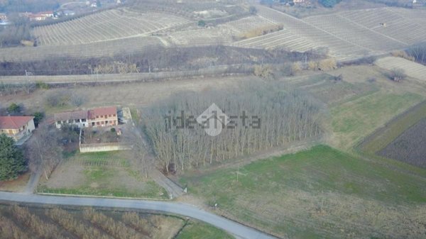 terreno agricolo in vendita a Pocapaglia in zona Macellai