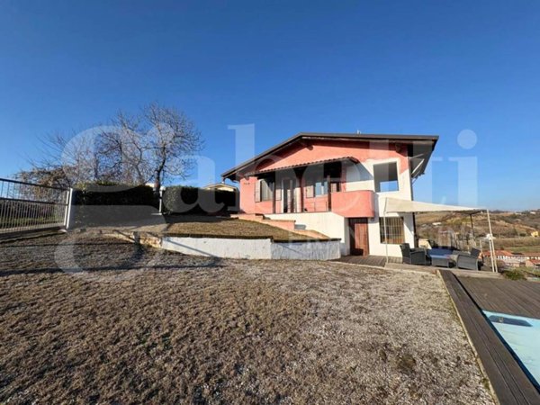 casa indipendente in vendita a Pocapaglia in zona Macellai