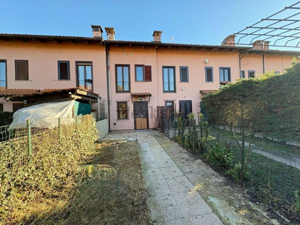 casa indipendente in vendita a Pocapaglia