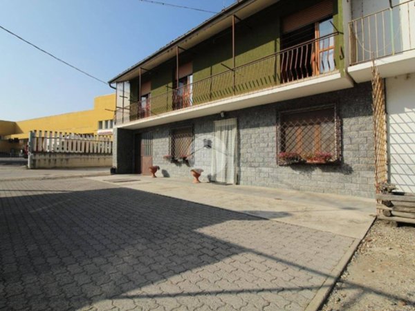 casa indipendente in vendita a Pocapaglia