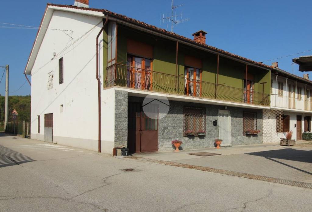 casa indipendente in vendita a Pocapaglia in zona Macellai