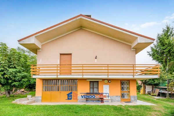casa indipendente in vendita a Pocapaglia