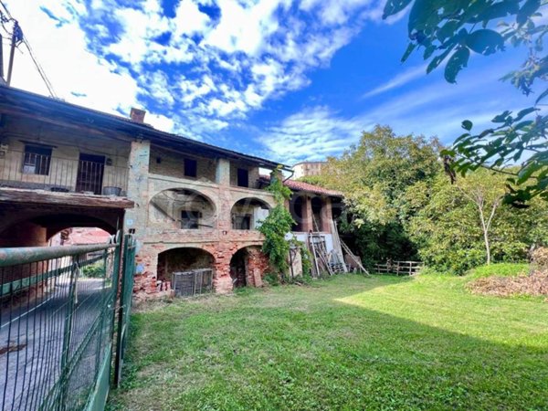 casa indipendente in vendita a Pocapaglia