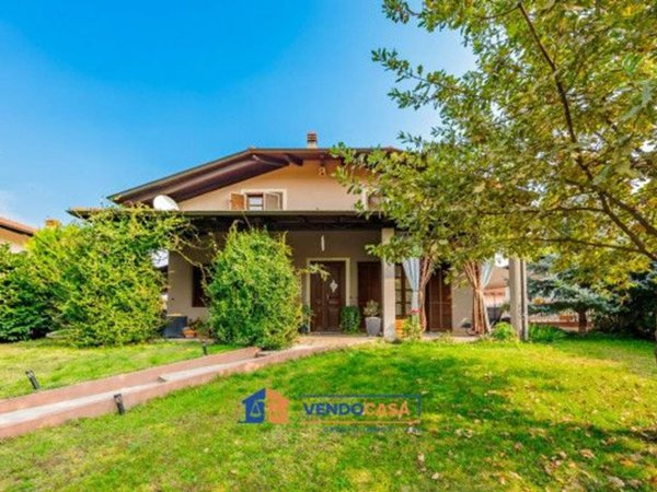 casa indipendente in vendita a Pocapaglia in zona Macellai
