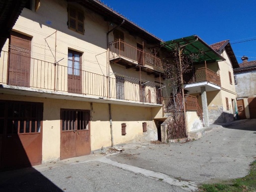 casale in vendita a Pocapaglia