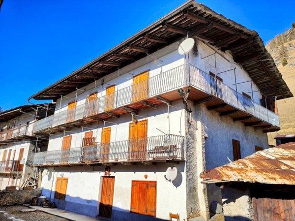 appartamento in vendita a Pontechianale in zona Castello