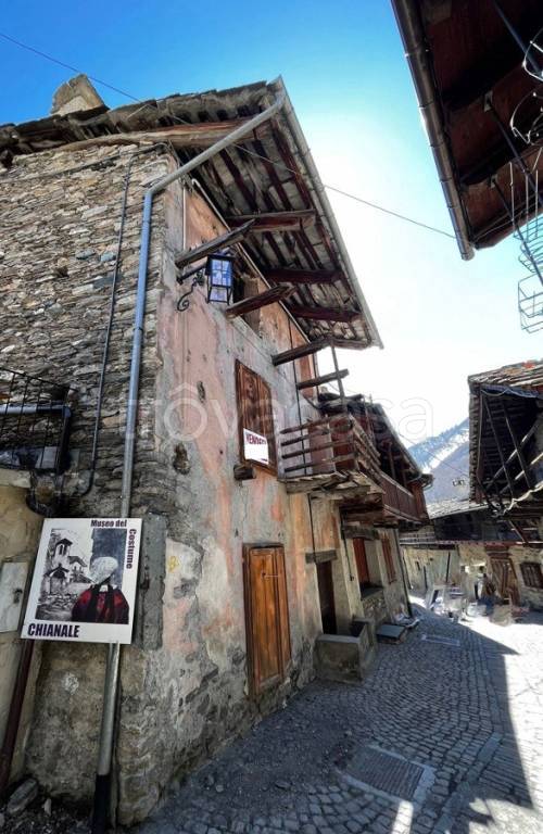 casa indipendente in vendita a Pontechianale in zona Chianale