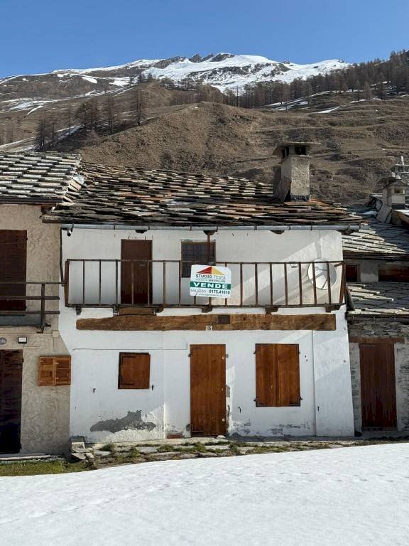 casa indipendente in vendita a Pontechianale in zona Chianale