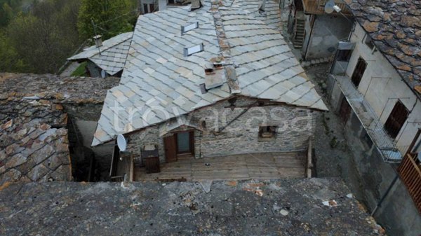 casa indipendente in vendita a Pontechianale in zona Villaretto