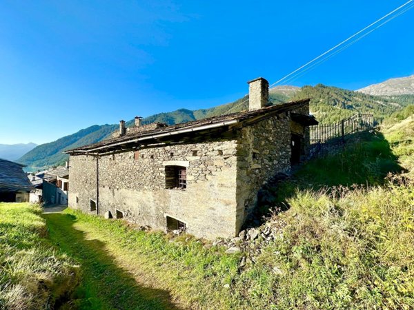 casa indipendente in vendita a Pontechianale in zona Castello
