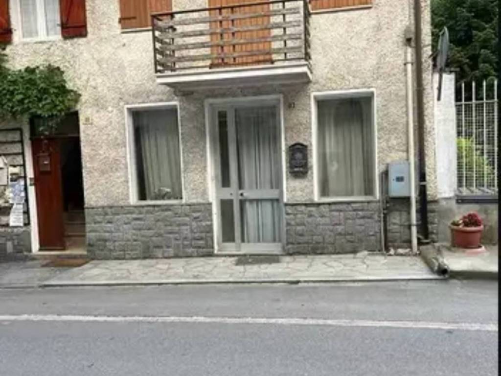casa indipendente in vendita a Pradleves in zona Riosecco