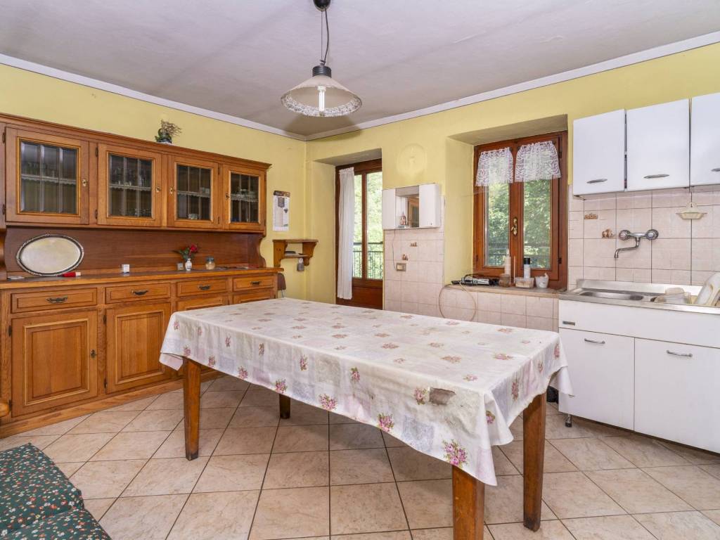 casa indipendente in vendita a Pradleves