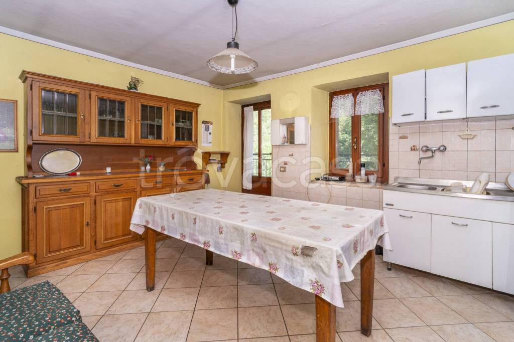 casa indipendente in vendita a Pradleves