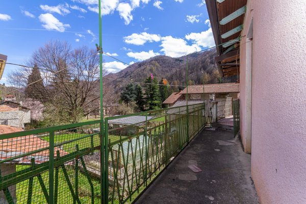 casa indipendente in vendita a Pradleves