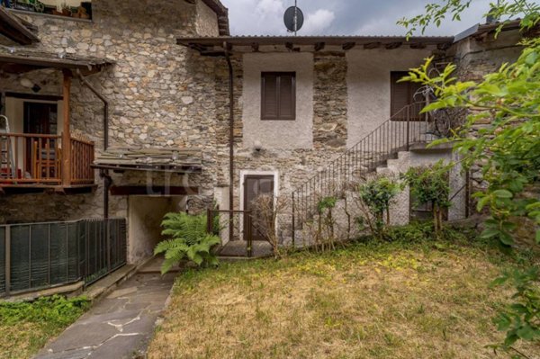 casa indipendente in vendita a Pradleves in zona Riosecco