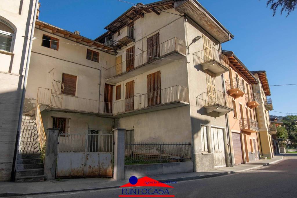 casa indipendente in vendita a Prazzo in zona Prazzo Superiore