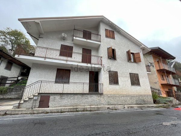 appartamento in vendita a Prazzo in zona Maddalena