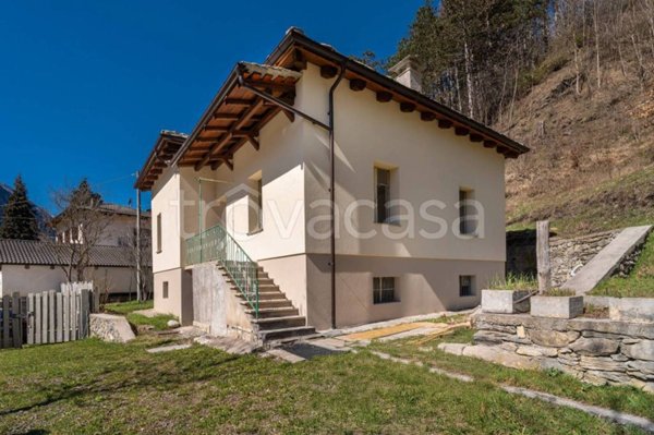 casa indipendente in vendita a Prazzo