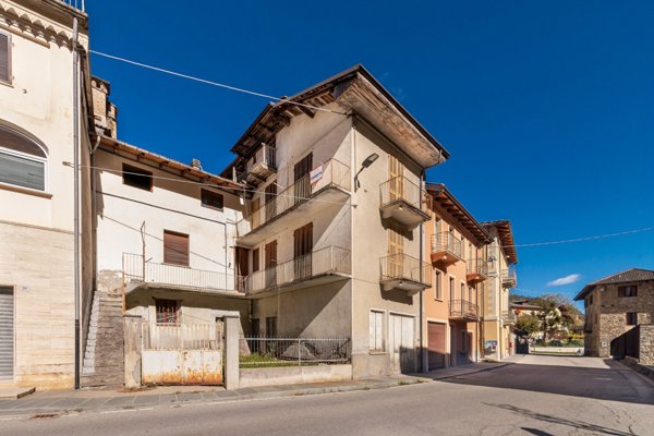 intera palazzina in vendita a Prazzo in zona Prazzo Superiore