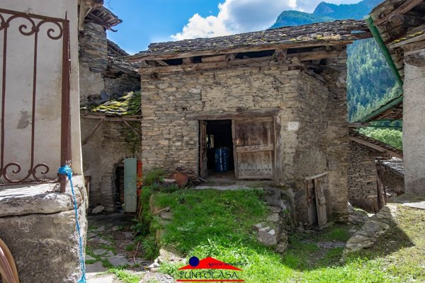 trivano in vendita a Prazzo in zona Maddalena