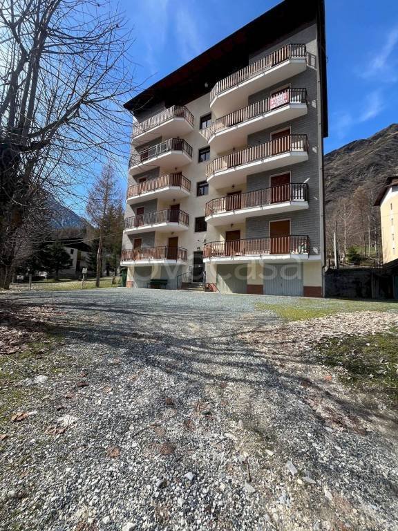 appartamento in vendita a Prazzo in zona Prazzo Superiore