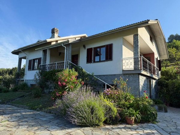casa indipendente in vendita a Priero