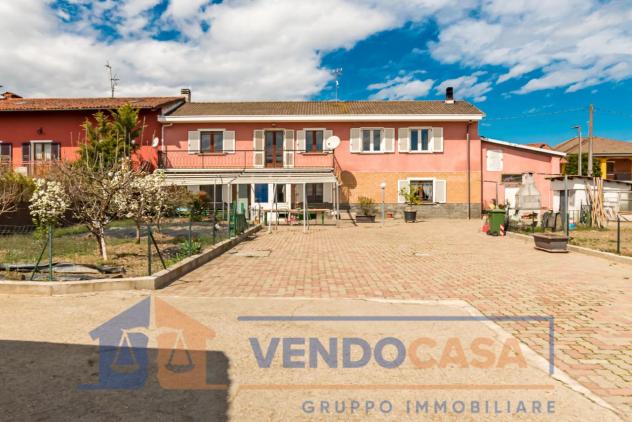 casa indipendente in vendita a Racconigi in zona Oia