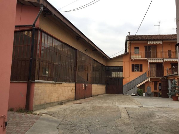 locale commerciale in vendita a Racconigi
