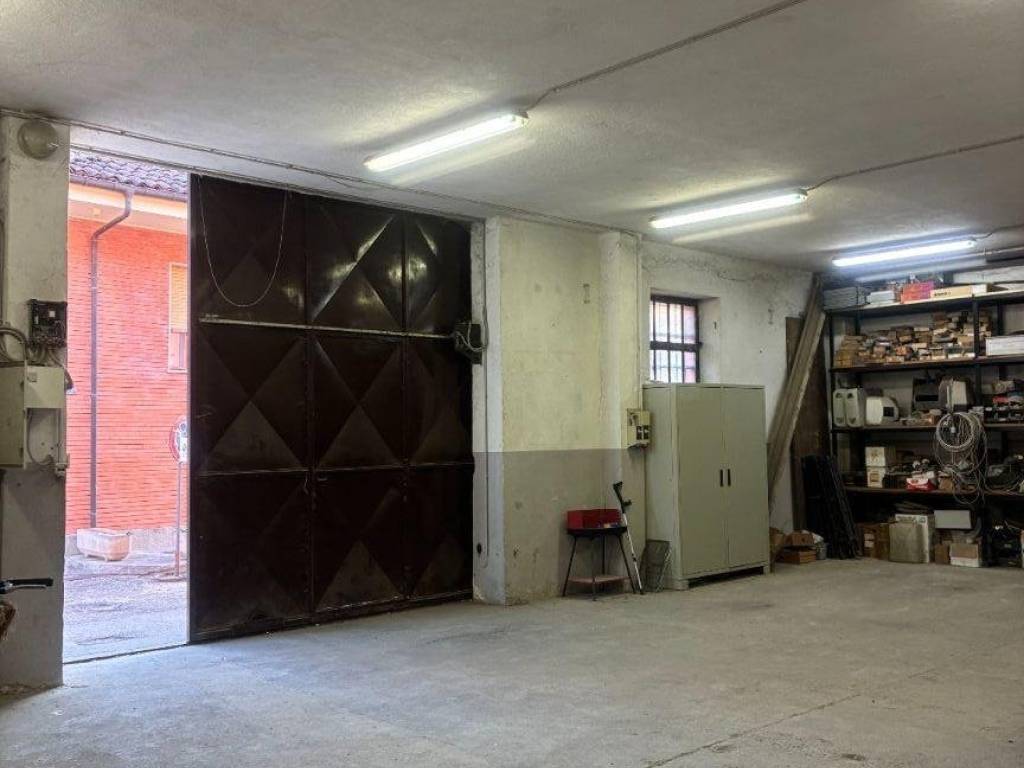 locale commerciale in vendita a Racconigi