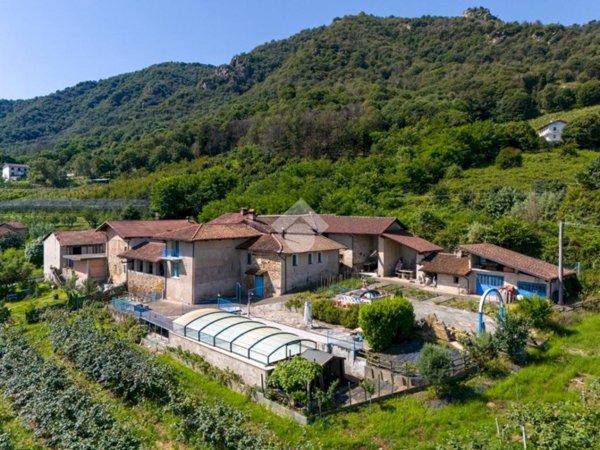 casa indipendente in vendita a Revello