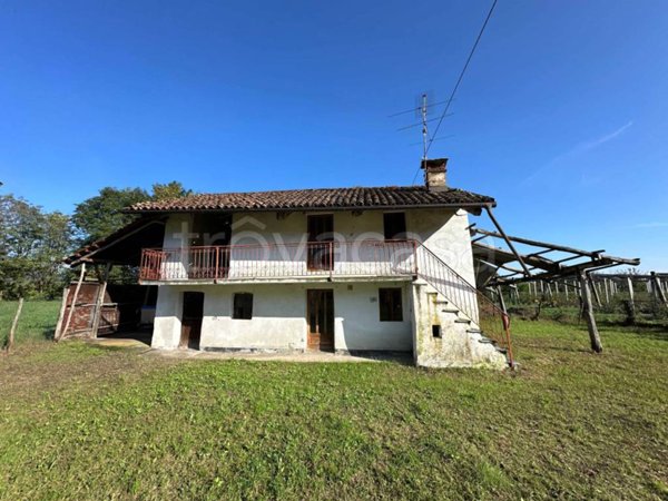 casa indipendente in vendita a Revello