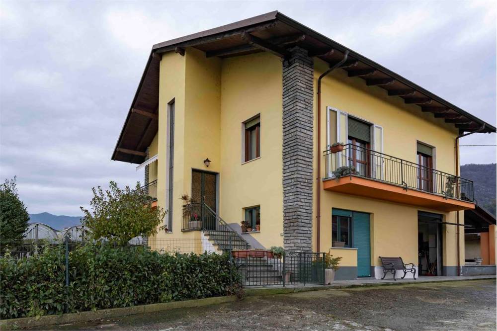 casa indipendente in vendita a Revello in zona Staffarda