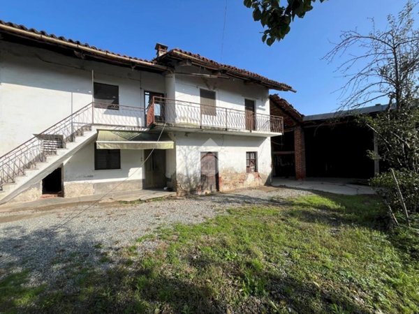casa semindipendente in vendita a Revello in zona Morra San Martino